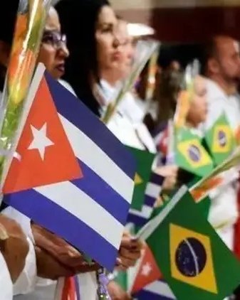 Vicente73977721's tweet photo. Gracias a la salud pública cubana, pobladores de cerca de 700 municipios de Brasil vieron por primera vez a un médico: y ese médico fue cubano. https://t.co/XM6Djqz2Ke