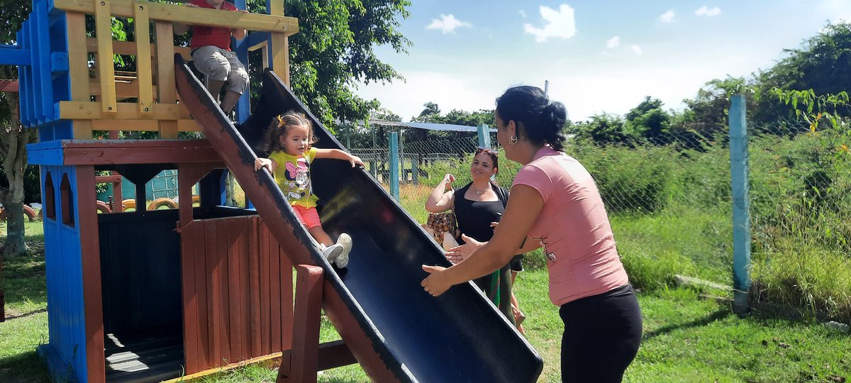 ermpvc's tweet photo. En El patio de Casimira los niños están disfrutando de su vaciones de verano mientras las madres de la #ERMPVC trabajan en beneficio del reciclaje.
#CubaRecicla #IndustriasCuba #CubaPorLaVida https://t.co/khdUemjMLD