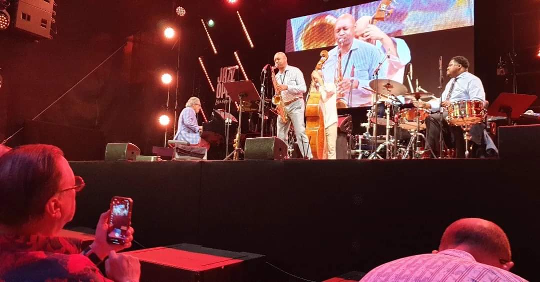 GesaZur's tweet photo. Jazz lessons of various kinds - Arturo Sandoval und Branford Marsalis in Stuttgart https://t.co/El2S58kNtl