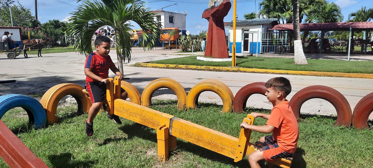 ermpvc's tweet photo. En El patio de Casimira los niños están disfrutando de su vaciones de verano mientras las madres de la #ERMPVC trabajan en beneficio del reciclaje.
#CubaRecicla #IndustriasCuba #CubaPorLaVida https://t.co/khdUemjMLD
