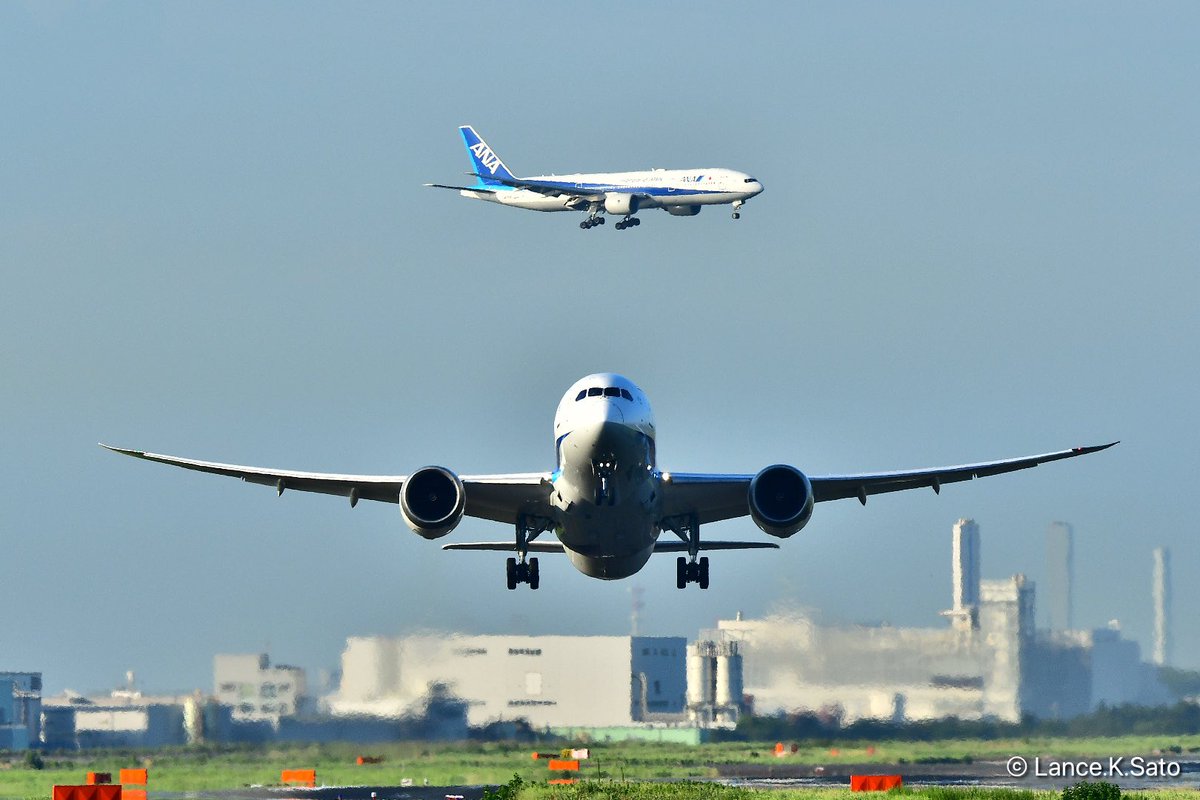 ⁡2023.7.16撮影。

 #ANA
 #AllNipponAirways
 #全日空 
 #ソラマニ_ヒコーキ 
 #ソラマニ_ヒコーキ_787 
 #きたえた翼は強い 
 #STARALLIANCE
 #Boeing
 #B787
 #B777
 #RJTT
 #HND
 #東京国際空港
 #羽田空港
 #B滑走路
 #RWY22
 #RWY22TAKEOFF
 #C滑走路
 #RWY16L
 #RWY16LAPPROACH
 #TEAMLUKE