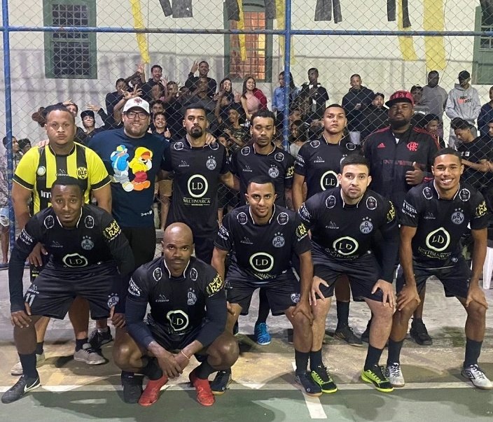 PBVFUTEBOLCLUBE's tweet photo. Primeiro jogo do Campeonato de Bairros, estreando com vitória (8x1). 💛🖤
1/5 ✅
Gols: 4Papw 1Cueca 1RomuloPiolho 1Kassyo 1ChPitbull https://t.co/1w3aOYSbol