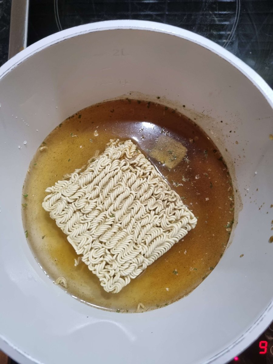Edwardio101's tweet photo. Rate my noodles #food https://t.co/aOv3Fj2Jox