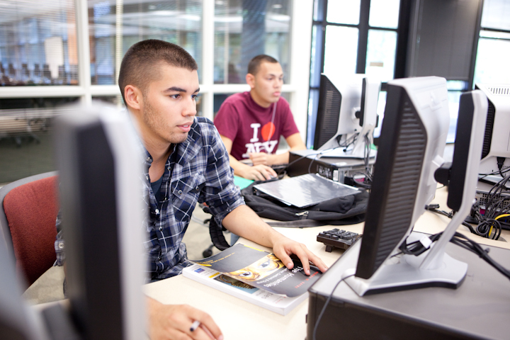 Do you like to work with people or do hands-on technical support? Skilled customer support specialists are highly coveted by high-tech companies. The CIT A.S. degree program <a href="/valenciacollege/">Valencia College</a> prepares you to go directly into a career within the IT industry.
bit.ly/ASinCIT