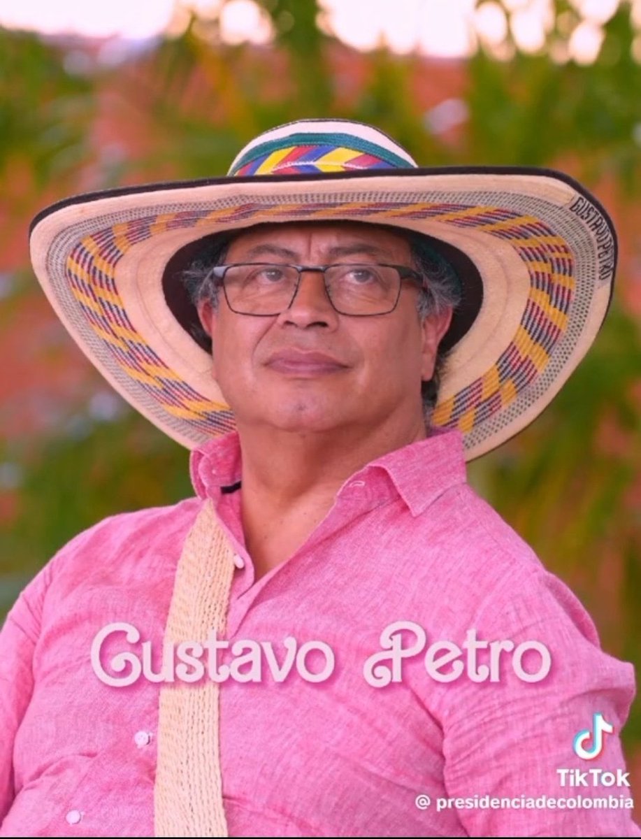 Nanashi079's tweet photo. Hay pendejadas  y esto #petro https://t.co/m3Er4OuxHl
