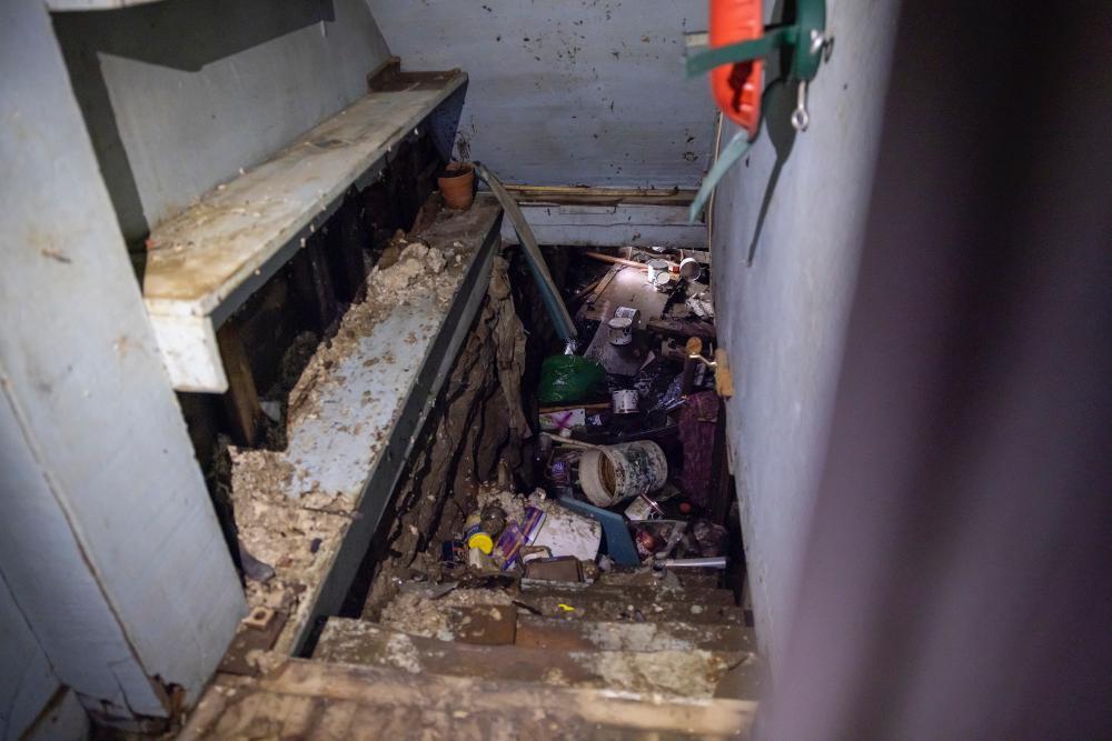 WCKitchen's tweet photo. Rick told our team this is the worst flooding he’s witnessed in almost 30 years. He picked up WCK-provided meals as his family was helping clean up his home. There is so much debris to clear that they haven’t been able to start working on the basement.
#ChefsForVermont https://t.co/2TvNB32YRQ