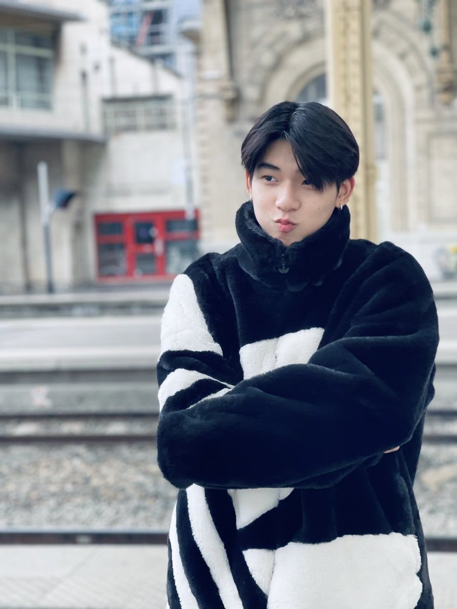 twnpich's tweet photo. สวัสดีคับบ
TeeTee
พรุ่งนี้เจอกันนะครับ 🤩 ตื่นเต้นน..ฝากทุกคนใจดีกับผมด้วยนะคับบ 
#twnpich 
#domunditv https://t.co/Qhr0MHZcH7