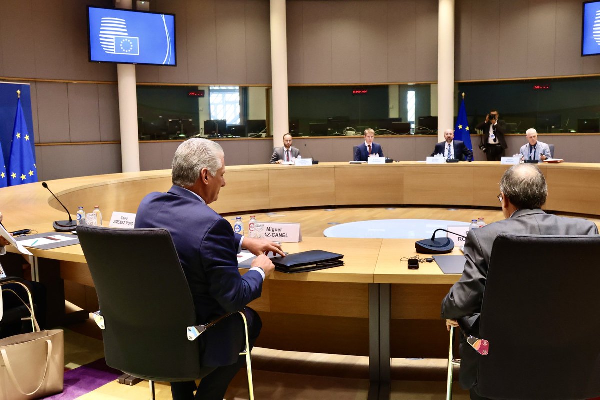 BrunoRguezP's tweet photo. En encuentro con el presidente del Consejo Europeo, @CharlesMichel, el Pdte @DiazCanelB ratificó disposición de #Cuba de iniciar el 4º ciclo de implementación del ADPC, potenciando elementos nos unen, y de continuar desarrollando el diálogo político y los vínculos birregionales. https://t.co/IMwOzJXN5l