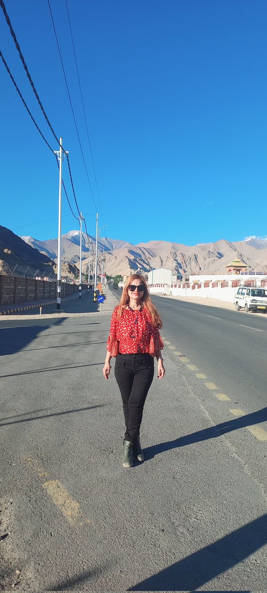 ash4intelways's tweet photo. #lehpalace #sunshine #tribal #hat #brandladakh #transhimalayan #silkroute #leh #ladakh https://t.co/pCZxmDMrSi