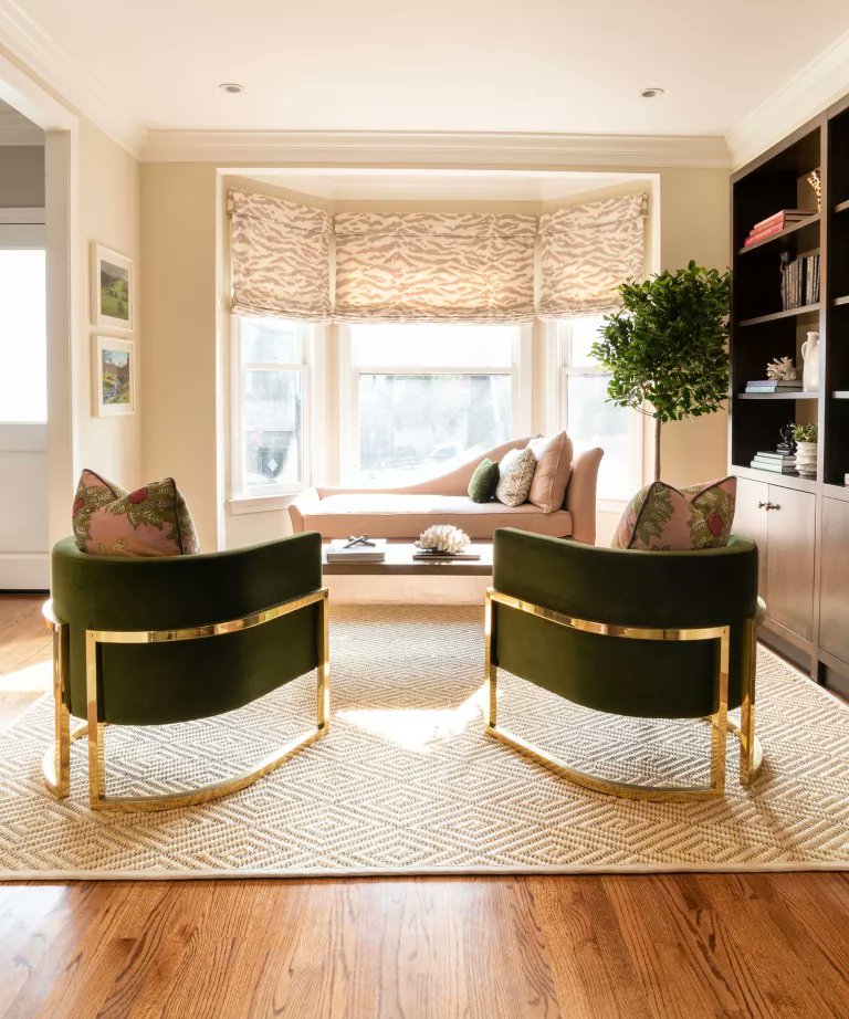 alynntaylor's tweet photo. Design experts share the most common small living room #decorating mistakes. #homeinspo  https://t.co/uqfEX21wfa https://t.co/hR6iFtpCcd