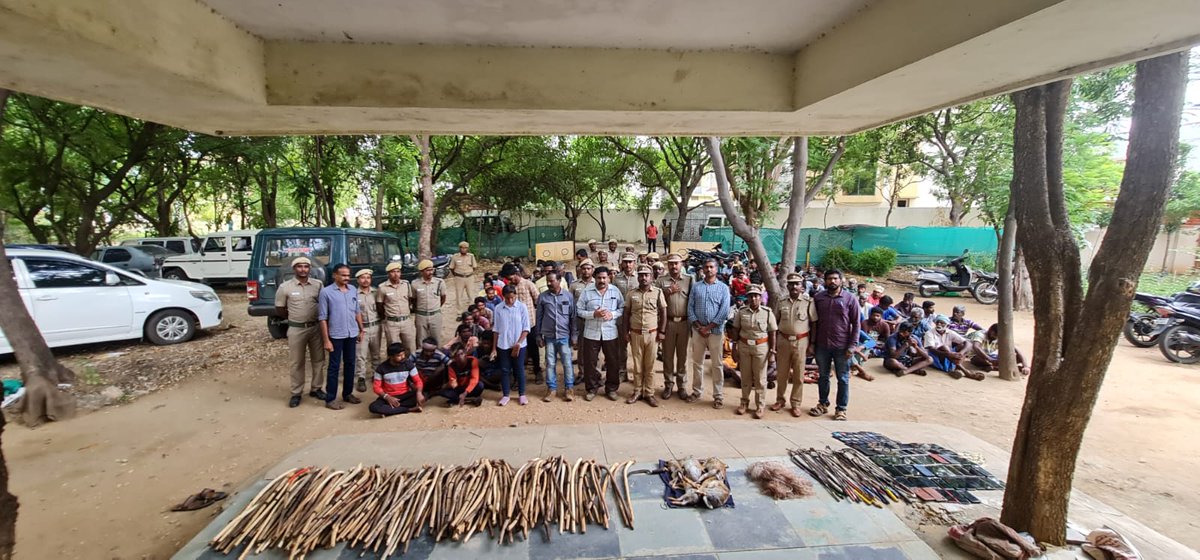 TNDIPRNEWS's tweet photo. நாட்டு முயல்கள் பெருமளவில் வேட்டையாடுவது தமிழ்நாடு வன உயிரினக் குற்றக் கட்டுப்பாட்டு மையத்தால் தடுக்கப்பட்டது

#CMMKSTALIN #TNDIPR 
@CMOTamilnadu @mkstalin
@mp_saminathan 
@MMathiventhan 
@supriyasahuias https://t.co/HUZz2YuRVA