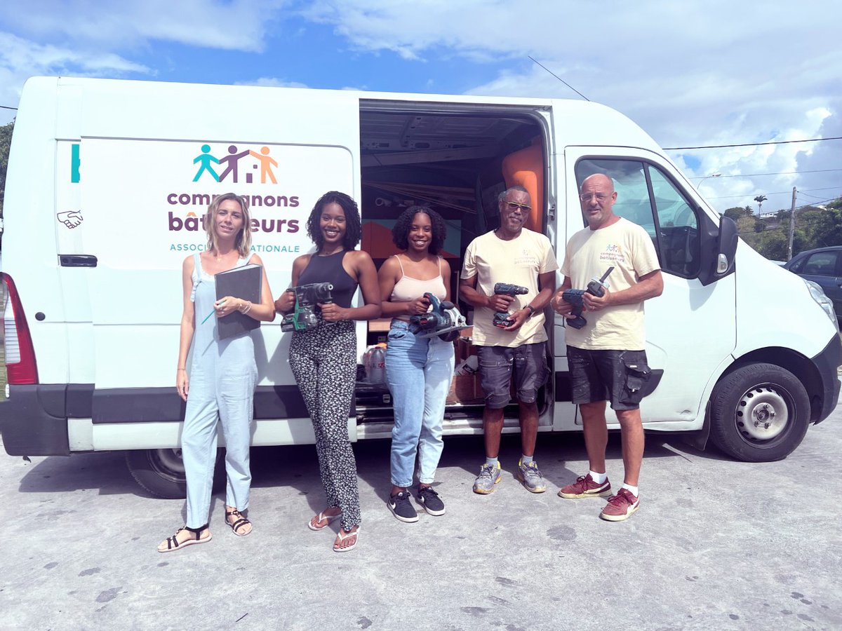 CompBatFr's tweet image. RECRUTEMENT
Les Compagnons Bâtisseurs Guadeloupe recrutent ! Un poste d'animateur.trice habitat est à pouvoir à partir du 1er septembre.
Plus d'information : compagnonsbatisseurs.eu/recrutement/ah…