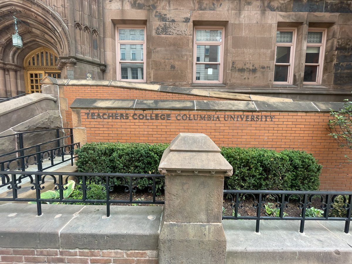 Wells4EdTech's tweet photo. Taking a little gander around this school called @Columbia https://t.co/bOFTDZGFOS