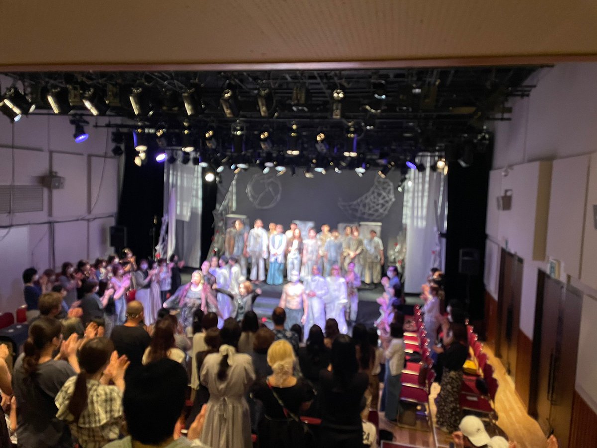 seigakan's tweet photo. 『 #ハムレット 』
全公演無事に終了致しました！
暑い中、人混みの中、ご来場下さったすべてのお客様に感謝申し上げます。
大きな河を渡った私たちが見た景色は客席から立ち上がり私たちをむかえてくださるお客様の温かな笑顔と拍手でした。
本当に、本当にありがとうございました。一生の宝物✨感謝 https://t.co/3l1ArbUutT