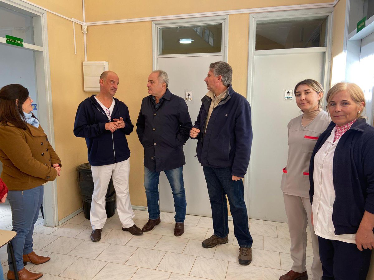 GerardoAmarilla's tweet photo. Visitando la policlínica de la RAP del barrio Rampla y reunidos con el equipo de dirección de RAP- ASSE Rivera. https://t.co/MQW9xsGQ1P