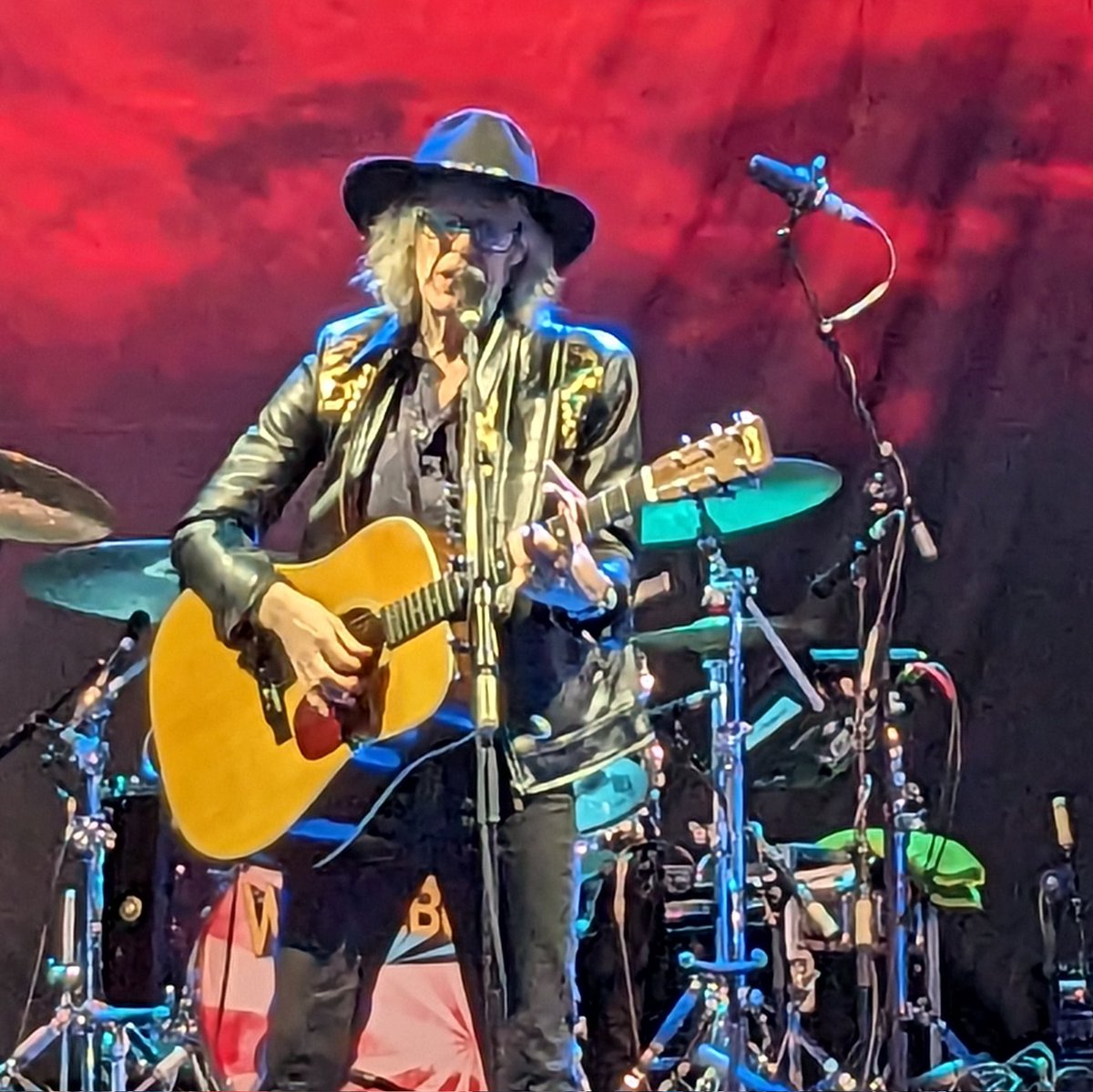 ALHorne1963's tweet photo. Wow! The @WaterboysMusic literally blew the rain away at @FolkByTheOak yesterday. Thank you @MickPuck, Brother Paul Mr James, Aongus and Eamon. You guys are a force of nature! https://t.co/VReg3z7c1s