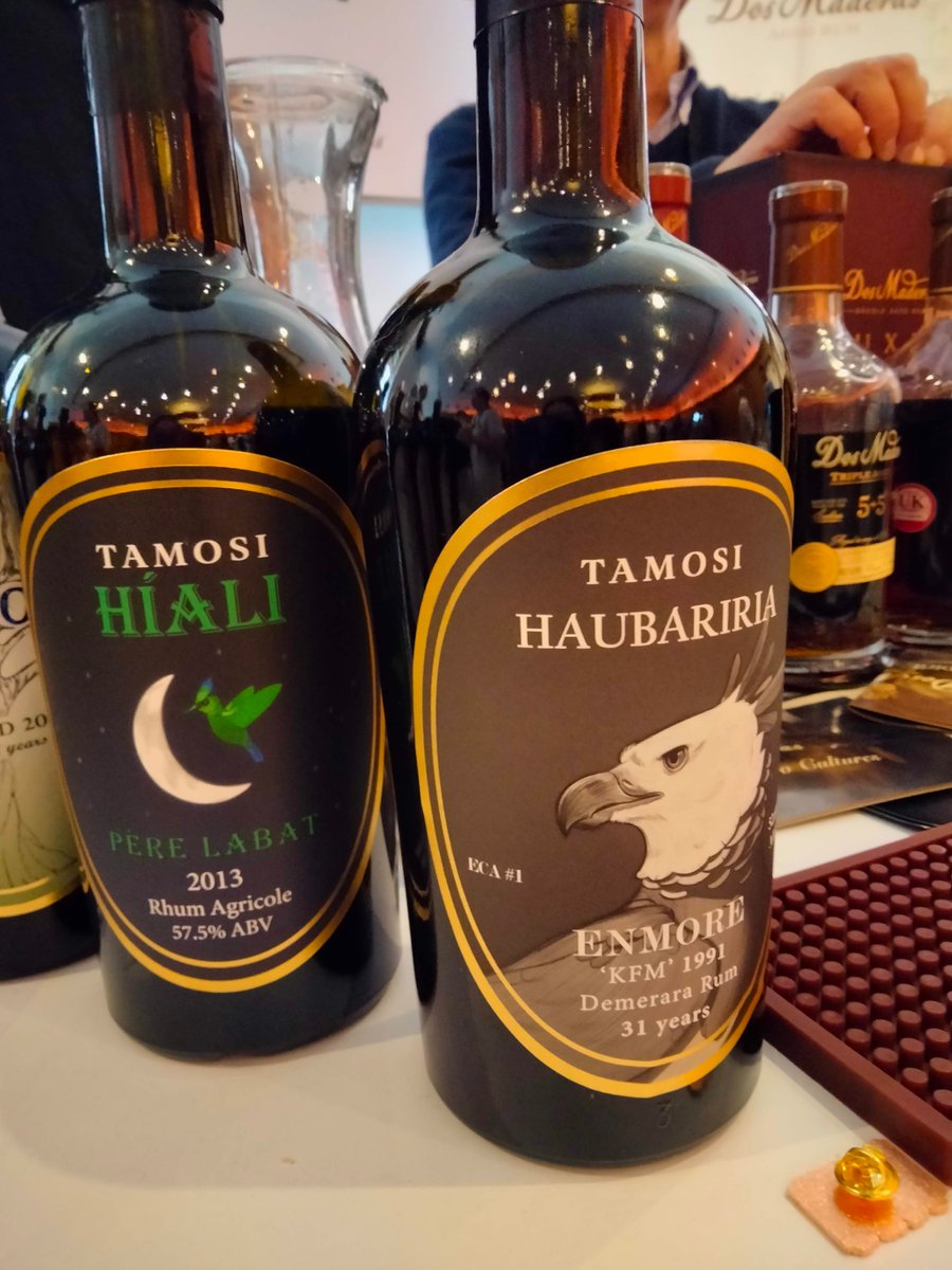 FiShoop's tweet photo. Prepping next week's #CocktailHour radio show & my Quaffed blog by writing a list of the tots I enjoyed @WhiskyExchange #RumShow. 34 on the first day, more than I thought. Tamosi Haubariria, Enmore Marque 'KFM' 1991 Demerara Rum, 31 yo, 52.6% is currently the Star Tot #rum https://t.co/ifvPk3g4XN