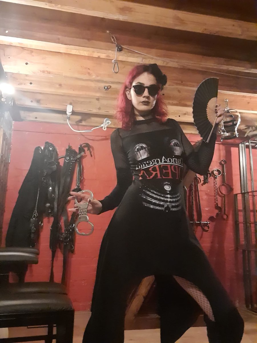 MonstressMedusa's tweet photo. Welcome to the Opera 🎭
@TheSerpentRooms
#grimes #giallo #geneticopera https://t.co/SZiisOxzOa