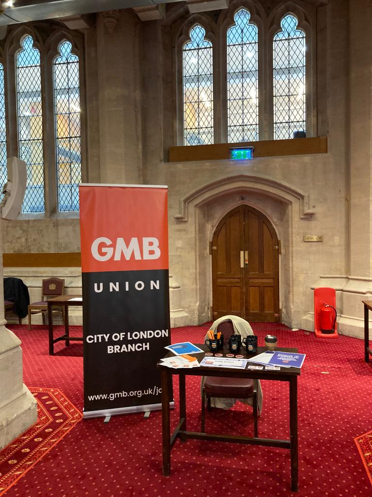 GMB City of London Branch at Guildhall today letting new starters to the corporation know we are recognised by the employer #JoinAUnion #MakeWorkBetter #GMB @GMB_union @GMBLondonRegion