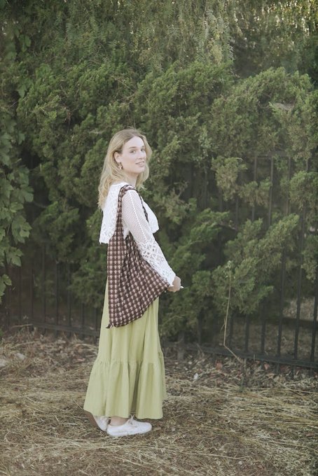 I want to show you more of my sweet side.. I'm actually just a wholesome girl at heart haha #transisbeautiful<a href="/tag/trans"class="tags"><span>#trans</span></a><a href="/tag/transisbeautiful"class="tags"><span>#transisbeautiful</span></a><a href="/tag/trad"class="tags"><span>#trad</span></a>