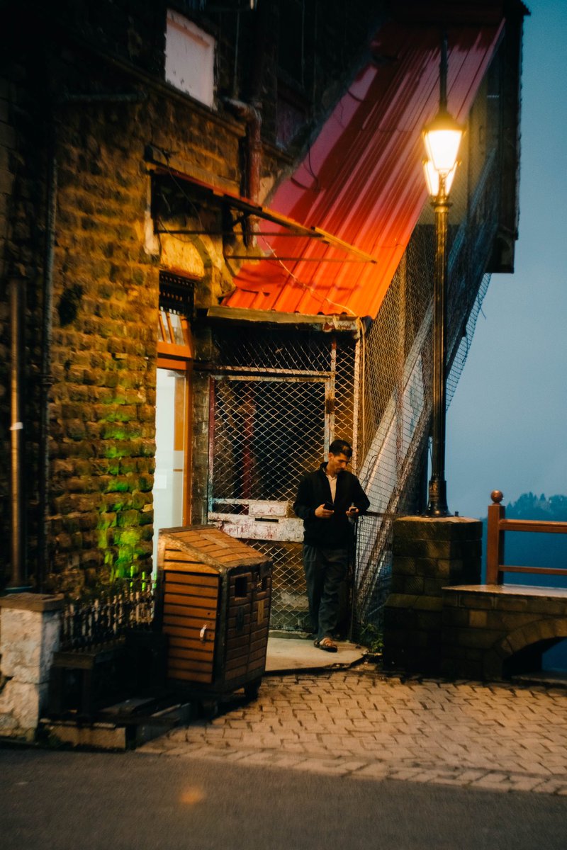 Street lights 💡. #shimla #fujifilm #fujifilm_xseries #streetphotography
