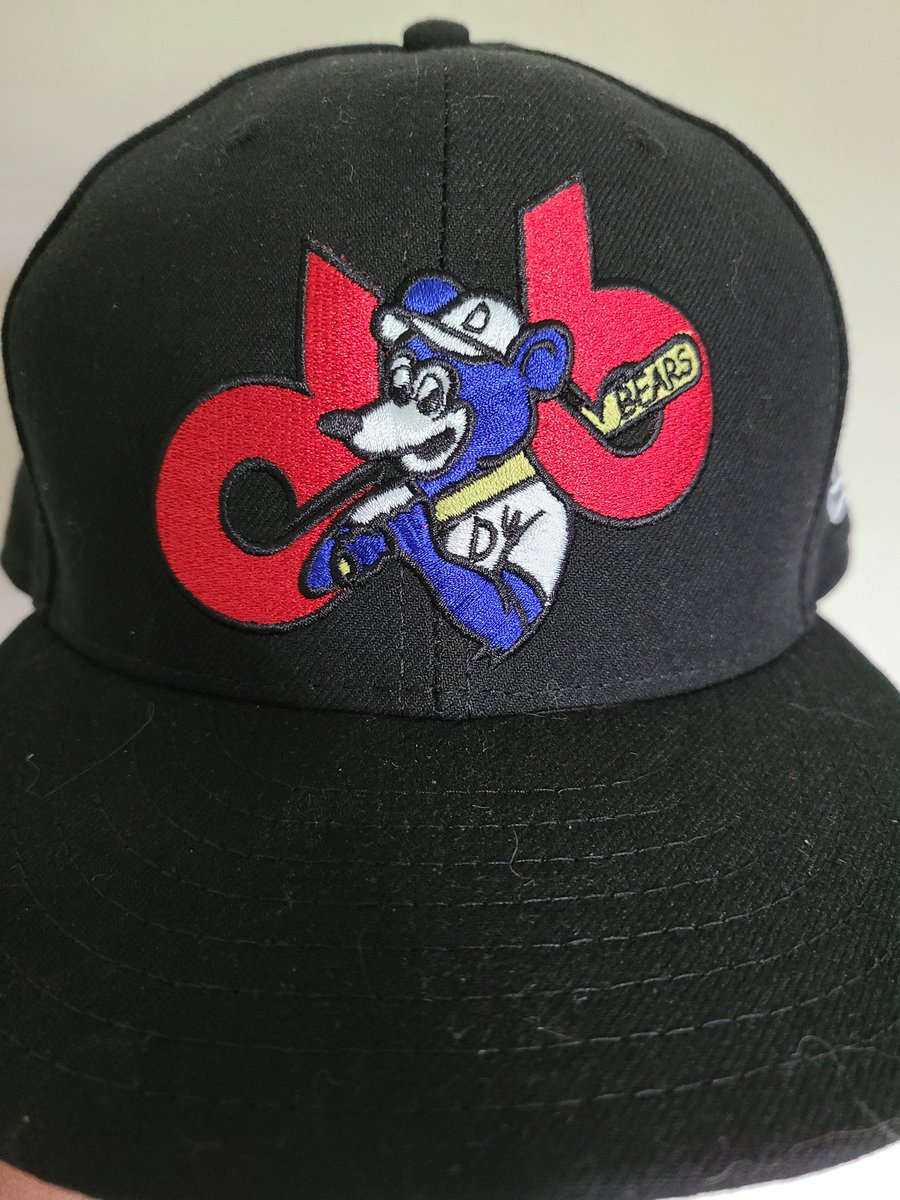 Hats and Kits tweet media