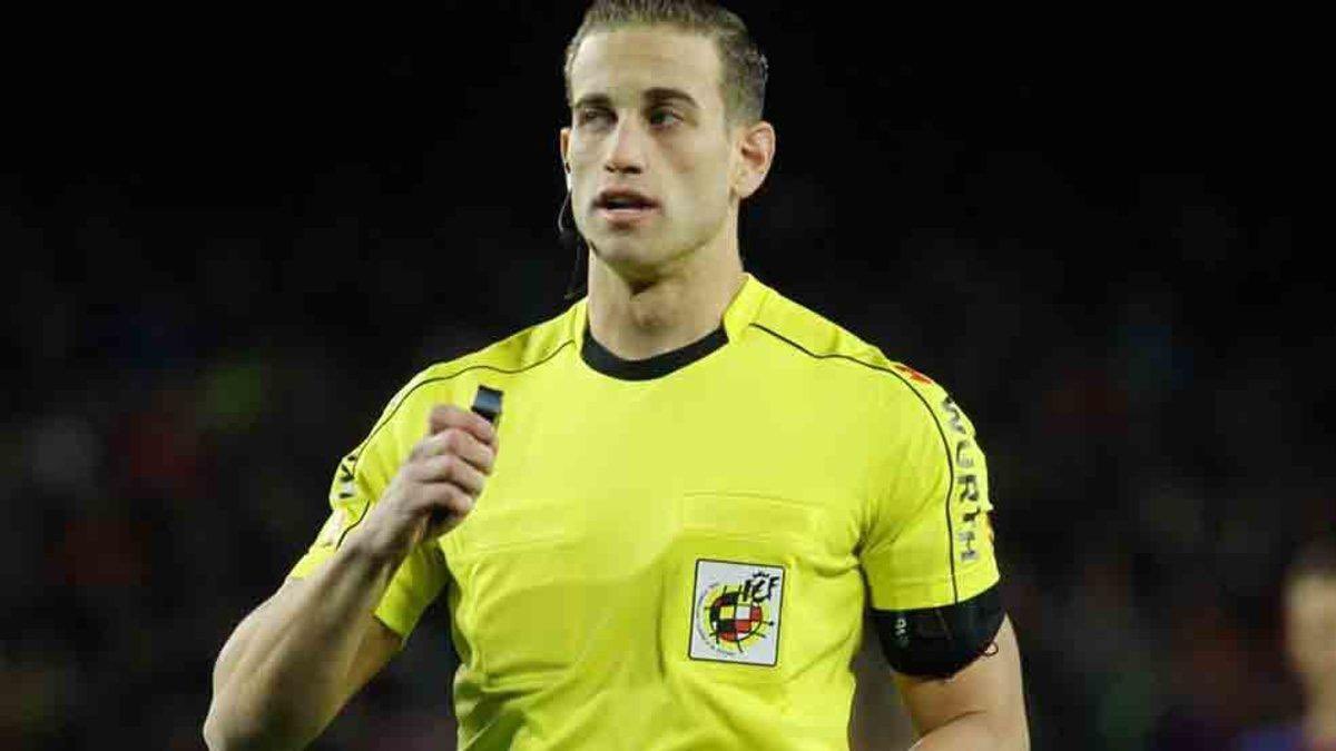 #SORTEO 💥💥💥💥💥💥💥💥
Y como cada lunes, os traigo un nuevo sorteo, estas tarjetas personalizadas de Javier Alberola Rojas, firmadas por el mismo 🥰.
Las sortearé el próximo domingo 23 de julio entre todos mis seguidores que hagan ❤️ y 🔄 en este tuit. 💪