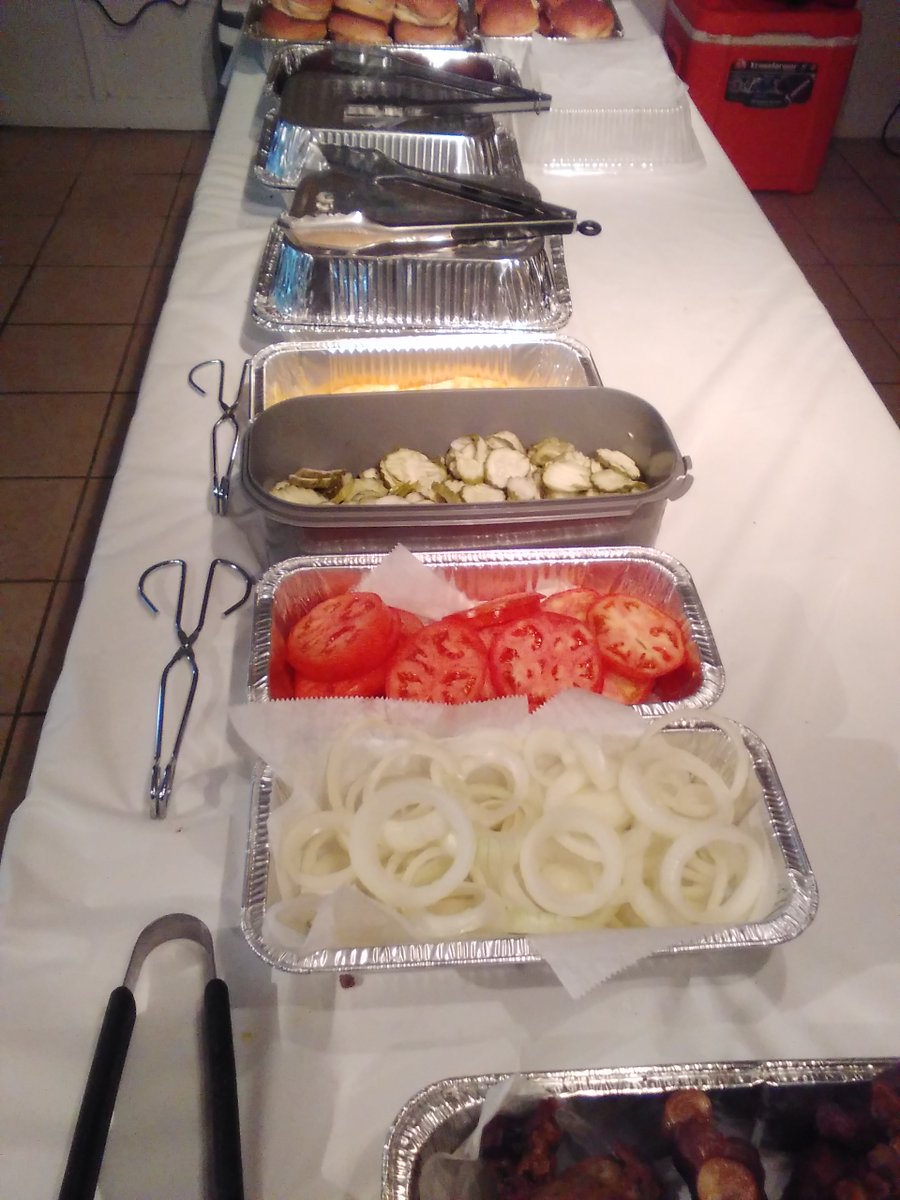 Retirement, Wedding, Birthday, Business Lunch? Check out what we offer on our Catering Menu:
Smoked Turkey Legs
1/3lb Big Burger
Falafel Burgers
House-cut Fries
Sweet Corn on the Cob
WE CATER: 513-443-4761!!
#fireonhighcincy
#organic
#foodtruck
#wecatercincy
#foodporn 
#foodie