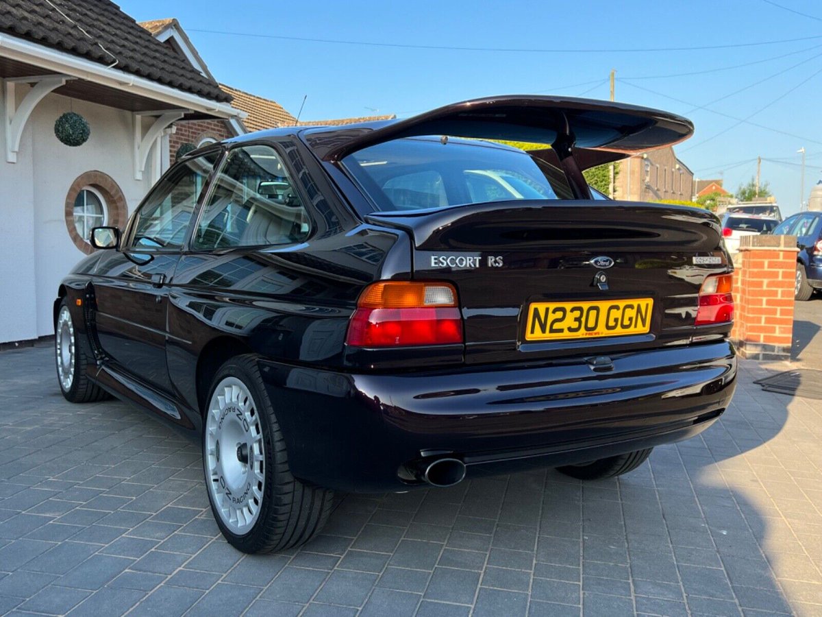 BarnFindsUK's tweet photo. Ad - 1995 Ford Escort RS Cosworth 4x4 Lux Pack & Small Turbo 😍
On eBay here -->> https://t.co/RsVUiciIaa
#FordEscortRS #1995FordEscort #Cosworth #LuxPack #SmallTurbo #CarLovers #CarForSale #CollectorCar #ClassicCar #fordfans https://t.co/3P6qT87xeo