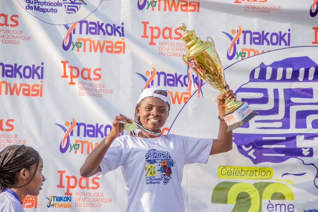 Retour en images de la célébration du #ProtocoleDeMaputo20ans au #NordKivu par un match de football féminin entre les étudiantes de l' @Unigom_RDC et #UCS 

Tous pour la #JusticeReproductive

@MakokiYaMwasi @IpasOrg @SwedeninDRCongo @Mulunda_JC @MakokiYaMwasi @guy_kibira