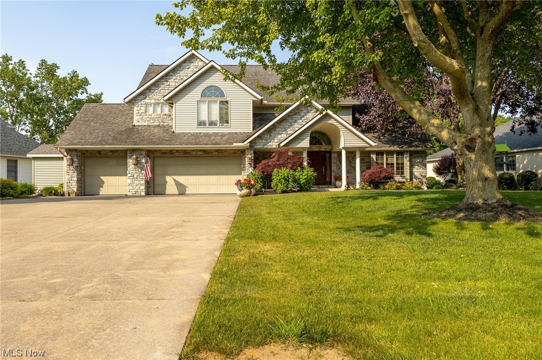 whitedestates's tweet photo. Here's a listing you won't want to miss! #realestate #homesforsale  https://t.co/qKOJJTfxkx https://t.co/0P26aAHsle
