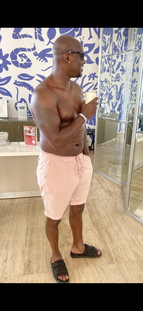 AntonioTarver's tweet photo. With 2 months of straight training they’ll have to hide the titles… I ain’t lost nothing but time!!! #TryMe 🎩🪄 #TrainWithTheChamp #TheMagicMan #GreatestStoryNeverTold 📚 #StillGotIt #BenjaminButton #TarverTake 🎥🎧🎤 “I can show you better than I can tell you”!
All glory to God 🙏🏾