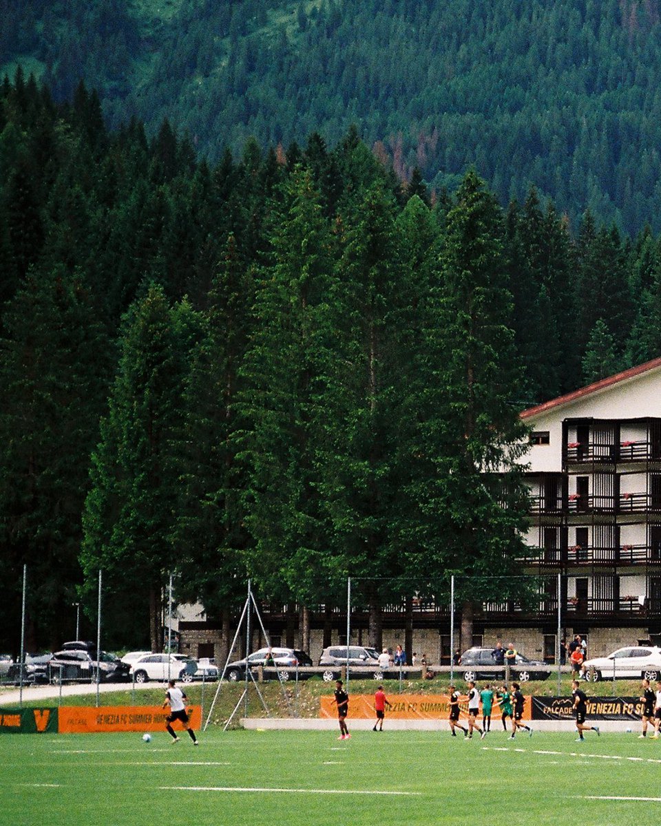 declanholbem's tweet photo. Venezia pre season training camp shot on 35mm 

📸Canon Sureshot Telemax 

@VeneziaFC_EN https://t.co/eotQv7fYaI