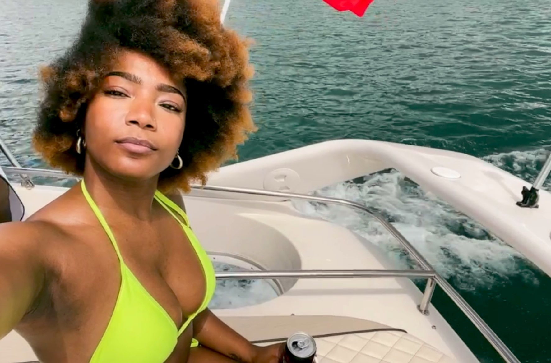 zaynah-bear-on-twitter-having-black-friends-with-boats-i-love