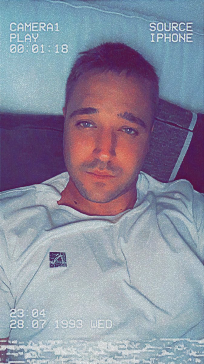 Glennyvdb's tweet photo. Hellow to you 😏
#selfie #MondayMood https://t.co/YyJLDD2fVF