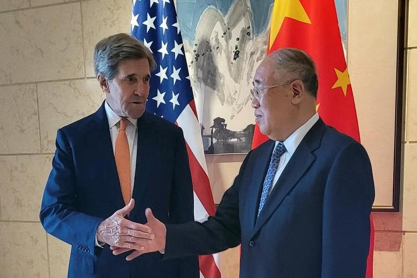 earthrally's tweet photo. #BEIJING, #China - U.S. #climate envoy #JohnKerry said it was "imperative that China and the United States make real progress" in the four months before #U.N.-sponsored climate talks begin in #Dubai, as waves of extreme #heat and rainfall hit large parts

https://t.co/ISGWaZeEEK https://t.co/gxZWrCJVqP