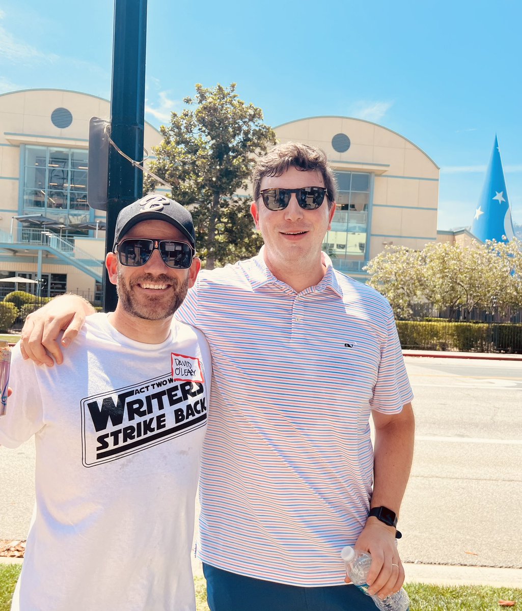 davideoleary's tweet image. Back at it today picketing with my wonderful TV agent and friend Matt Snow @paradigmagency. Feels great to have our reps on our side during these tectonic shifts in our industry. #WGAstrike #WGAstrong 🪧👊🎥📺