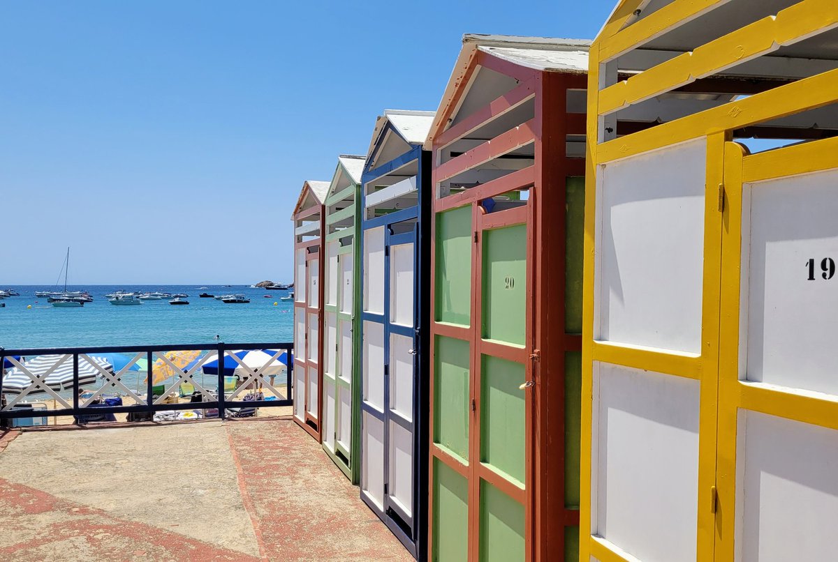 Gerhardss's tweet photo. #Cataluña #CostaBrava #sAgaró #SantFeliu #Mediterrani #Girona #sunnyday #bathings #SantPol #summertime #colours #stands🌞 https://t.co/jfXr7FQD1x