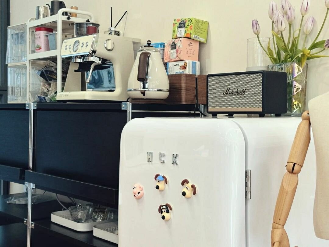 hisyam_purnama's tweet image. The office can only accommodate the things you like, and the same goes for life.