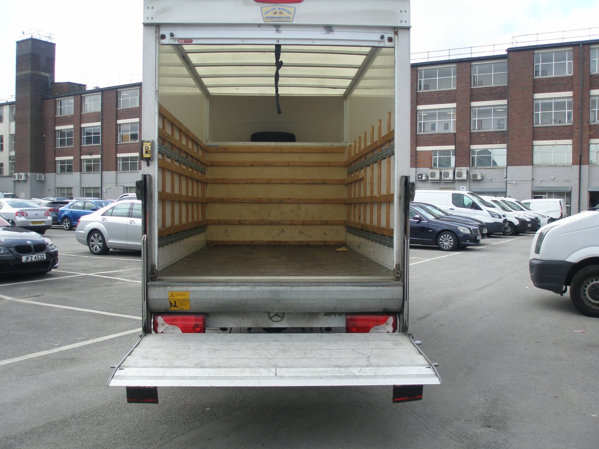 🚚 Need to move heavy items? Our 3.5t Luton van with tail lift is the perfect choice! 

Convenient, spacious, and versatile. Book your van hire today: pfbselfdrive.co.uk/fleet/3-5t-veh… 

#VanRental #LutonVan #TailLift #ConvenientMoving #PFBSelfDrive