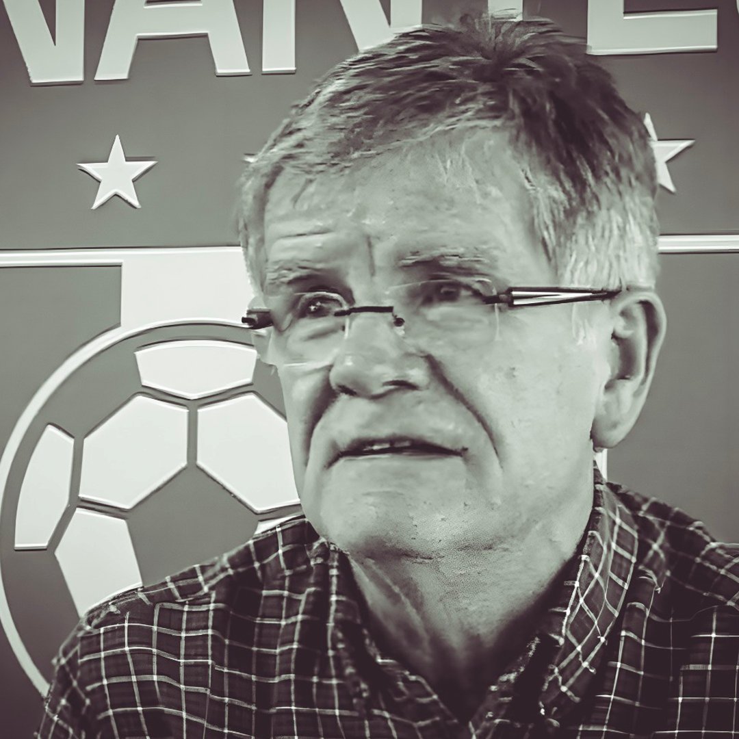 🖤 Le FC Nantes a appris avec une immense tristesse la disparition de Robert Budzynski, figure emblématique du Club. Visionnaire et passionné, Bud' laisse une empreinte indélébile, celle d'une perception du football qui a forgé notre identité. 

Le FC Nantes lui doit beaucoup. Il