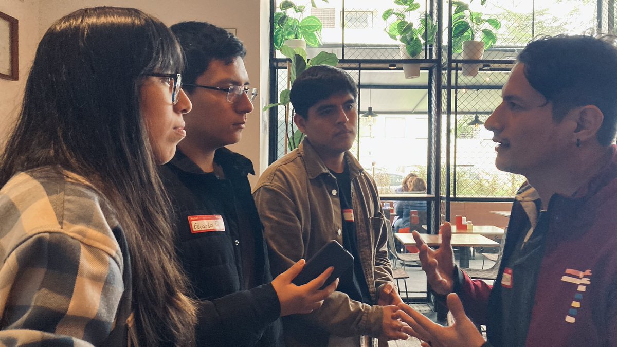 fio_cisneros's tweet photo. Y pensar que empezamos siendo 5 @webflow-ers en un café y ahora el café nos quedó chico.

Felices de que se hayan sumado al Brunch con Flow 🫶🏼 

Gracias @jamesabadfe por tu visita ✨

Se vienen muchas más cositas en @webflowperu 🇵🇪 https://t.co/bJqOCoJgiL