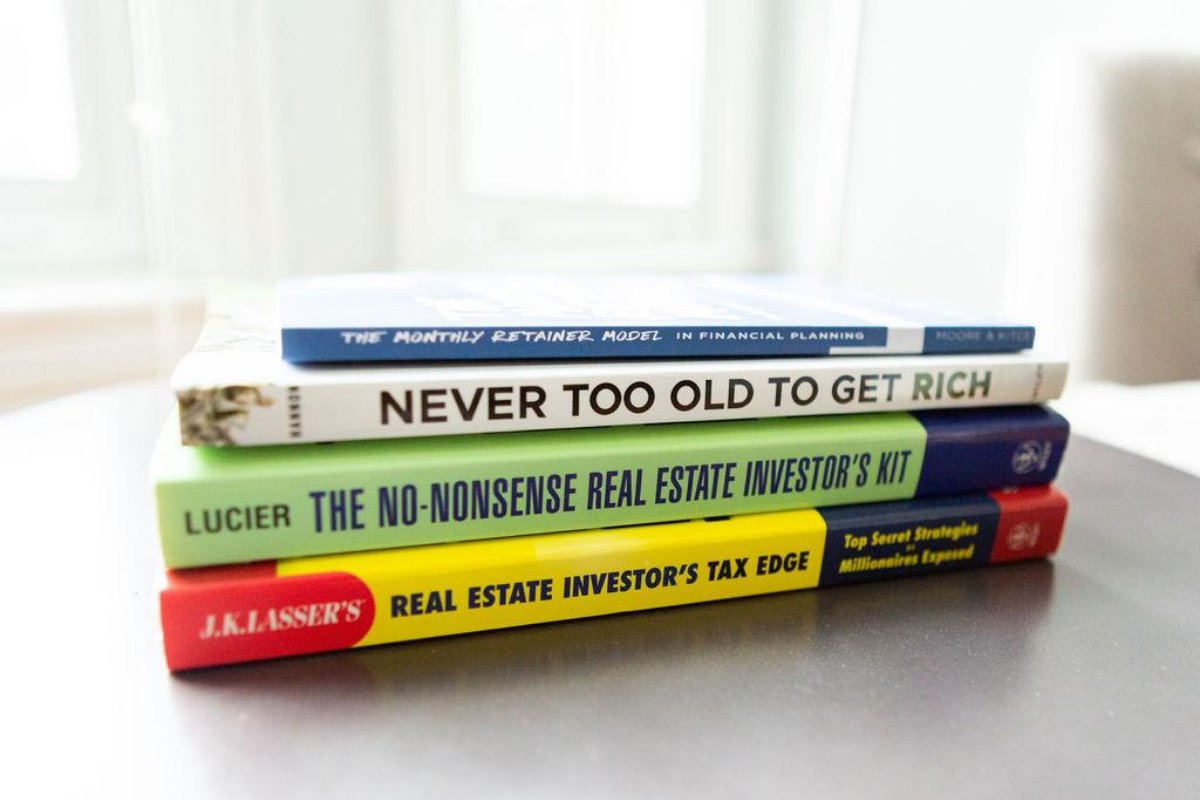 Before deciding to become a #landlord, check out this guide for industry tips. #realestateinvesting  cpix.me/a/173773079