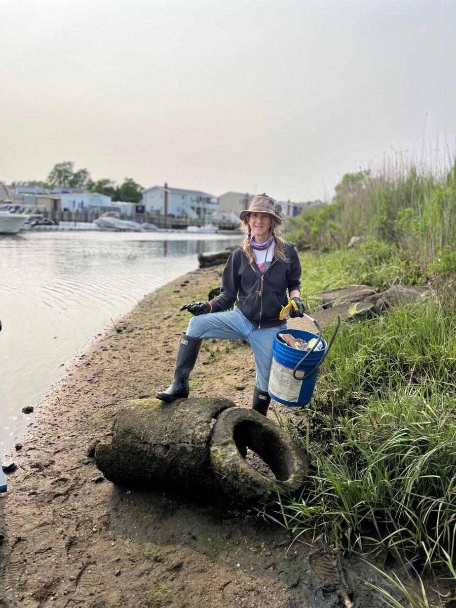 OperationSPLASH's tweet image. Captain Mike's Freeport Monday crew is all smiles on an afternoon cleanup trip!