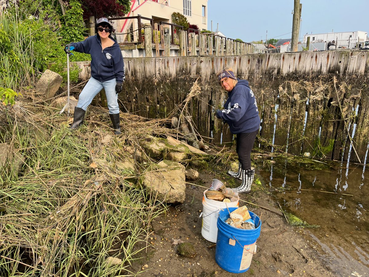 OperationSPLASH's tweet image. Captain Mike's Freeport Monday crew is all smiles on an afternoon cleanup trip!