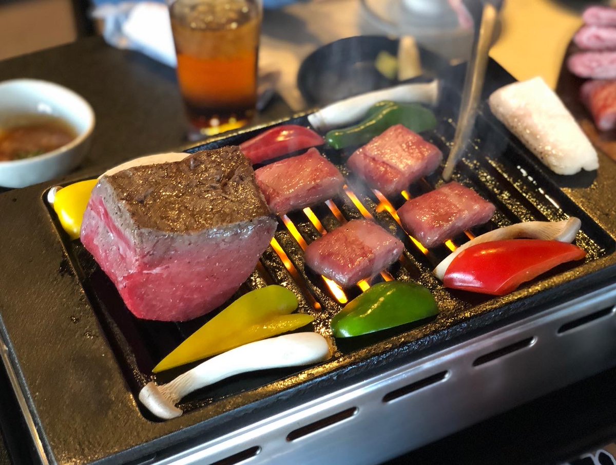 DoRa00321966's tweet photo. @bozu_108 長屋門 桒はらの焼肉
ジブリの宮崎駿さんも来るお店。 https://t.co/HW5hlpaEdR