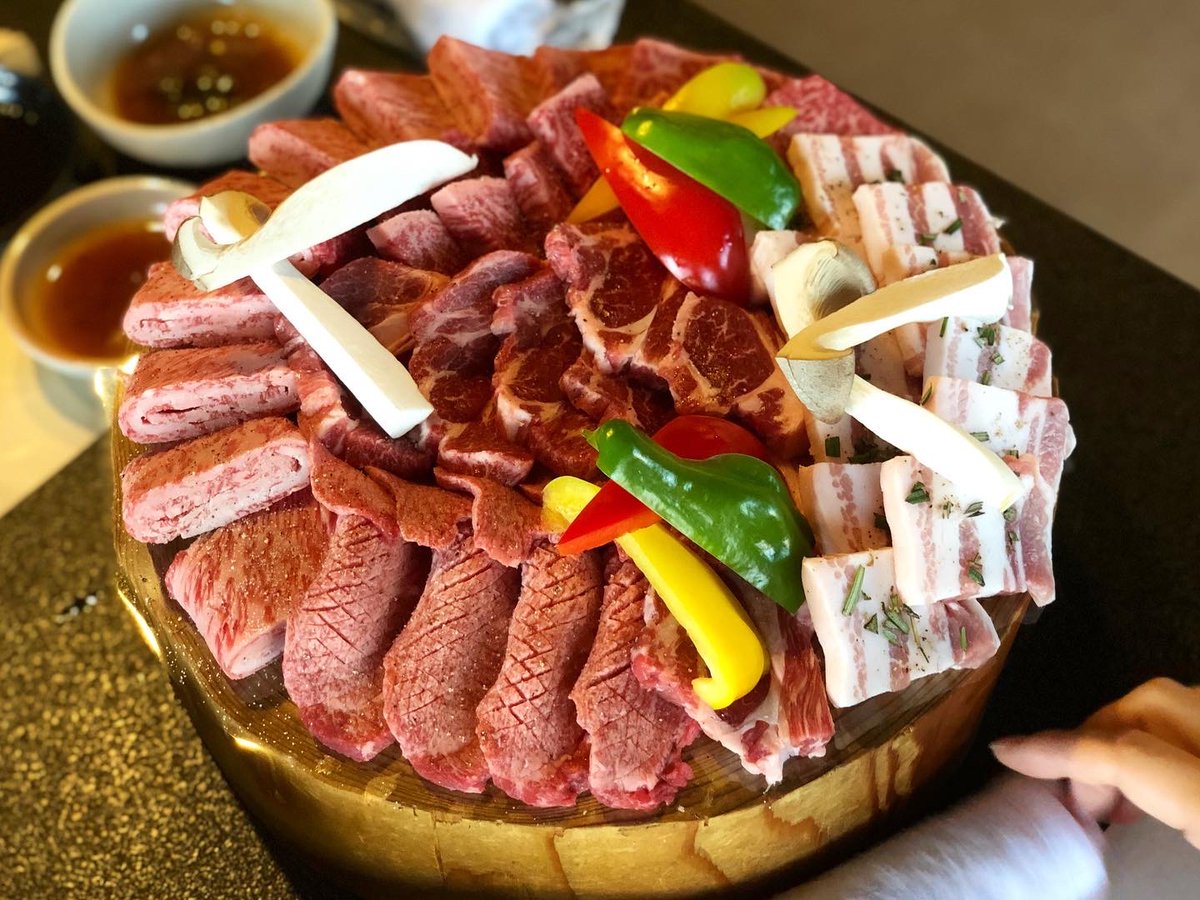 DoRa00321966's tweet photo. @bozu_108 長屋門 桒はらの焼肉
ジブリの宮崎駿さんも来るお店。 https://t.co/HW5hlpaEdR