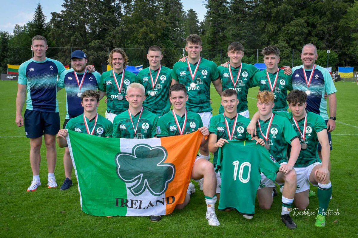 rugby_europe's tweet image. 🇨🇭🏅 Medal ceremony moments in Macolin, hosted by @SwissRugbyUnion. 

🥇 🇫🇷 @FranceRugby 
🥈 ☘️  @IrishRugby
🥉🇵🇹  @PortugalRugby