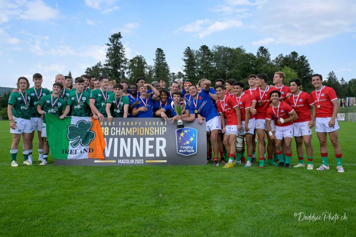 rugby_europe's tweet image. 🇨🇭🏅 Medal ceremony moments in Macolin, hosted by @SwissRugbyUnion. 

🥇 🇫🇷 @FranceRugby 
🥈 ☘️  @IrishRugby
🥉🇵🇹  @PortugalRugby
