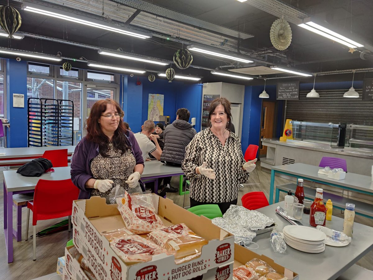 ymcans's tweet photo. On Saturday, our friends from Presence Church gave us a fantastic BBQ!👩‍🍳

Even though the weather was against us, we didn't let that ruin the day; we had some delicious food and great company.🤗

#YMCA https://t.co/YDfFDq3ZuH